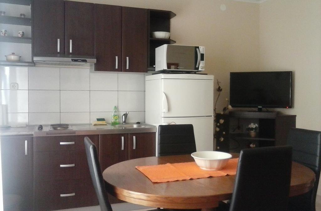 Apartments Roncevic #Joko# 格拉达茨 外观 照片