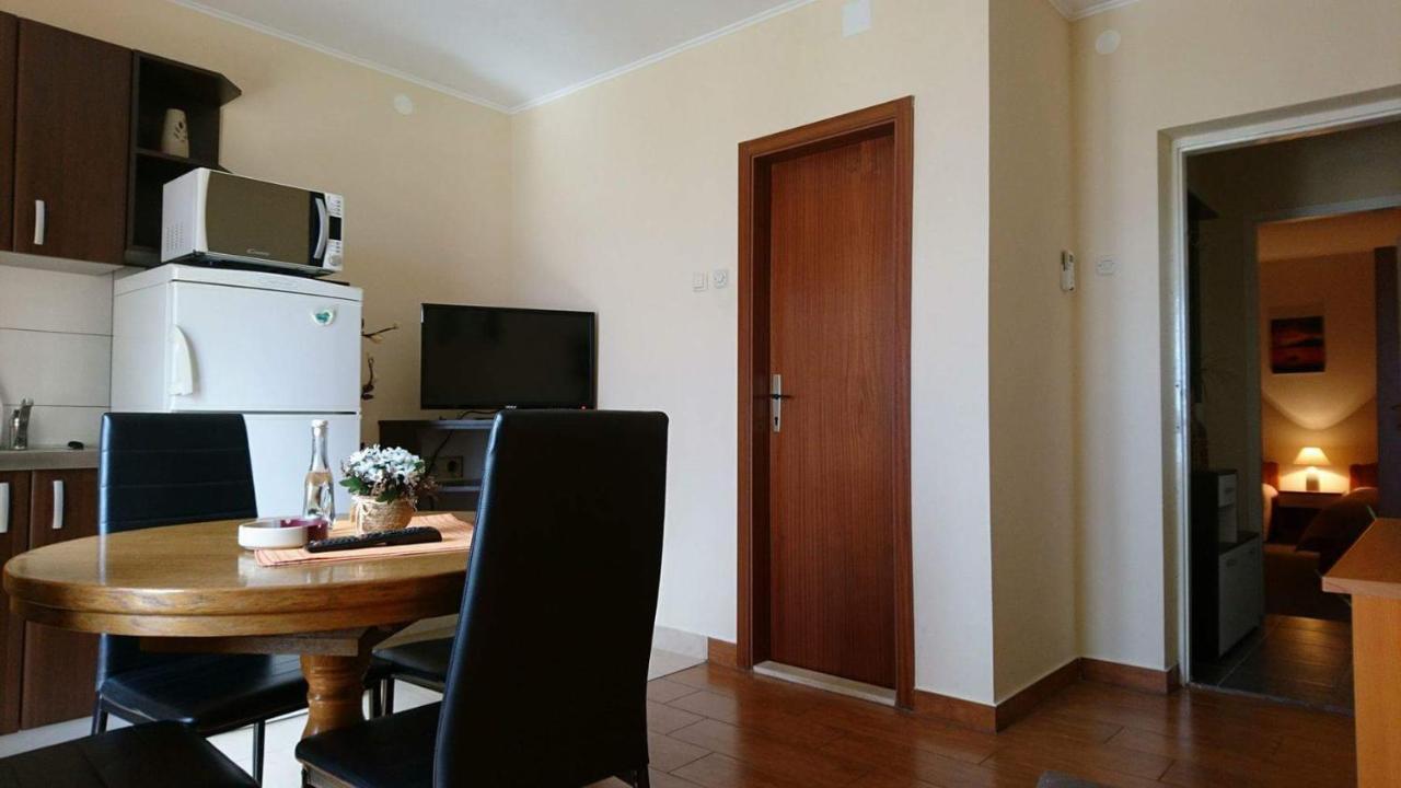 Apartments Roncevic #Joko# 格拉达茨 外观 照片